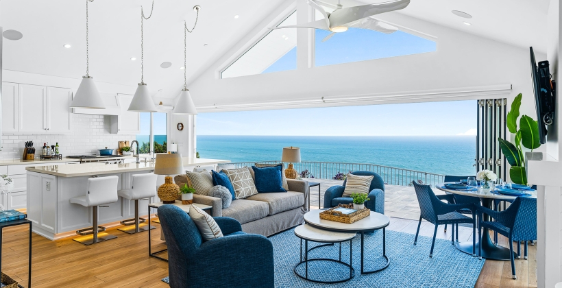 Foxlin-Architects_San-Clemente_Colony-Cove_Renovation_House-LivingRoom2-820x420.jpg