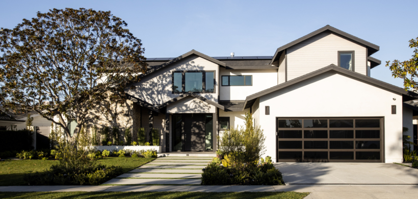 FoxlinArchitects-NewportBeach-FullRemodel-Nottingham-Front-Exterior-820x390.jpg