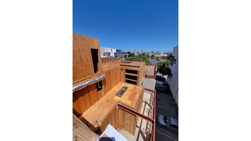 Foxlin-Architects_Santa-Monica_10thStreet_New-Construction-UnderConstruction-Rooftop-820x461.jpg