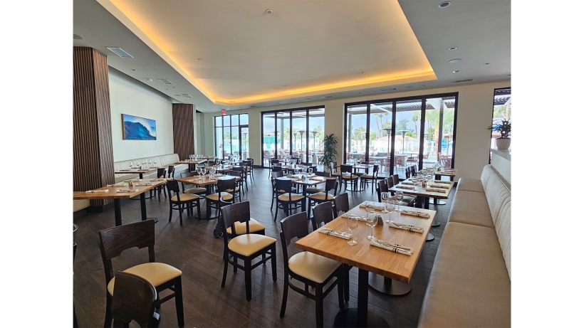 FoxlinArchitects-PalmSprings-NewConstructionl-PalmSpringsSurfClub-Dining-820x461.jpg