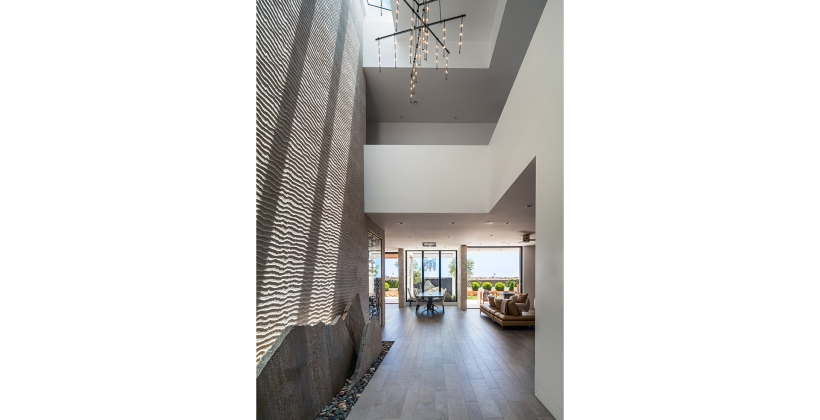 Foxlin-Architects_Huntington-Beach_Christine_New-Construction-Foyer-Living-820x420.jpg