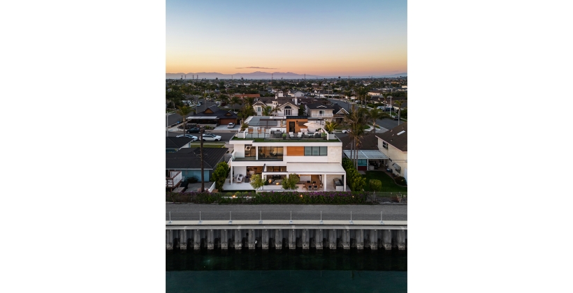 Foxlin-Architects_Huntington-Beach_Christine_New-Construction_House-Aeriel-Roof-Garden-820x420.jpg